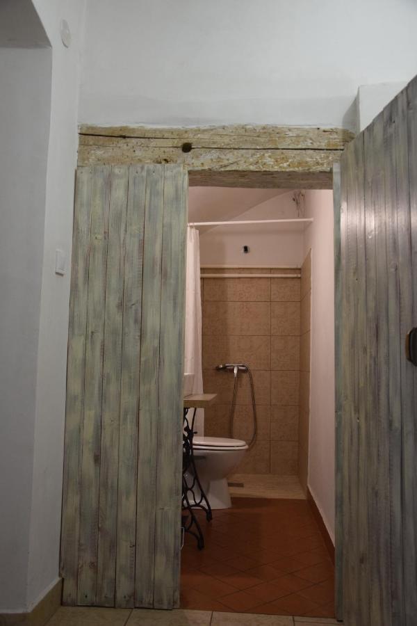Hauser-Bodnar Haz Eger Luaran gambar